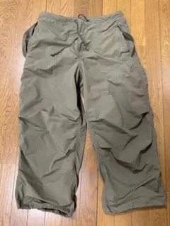 GU パラシュートカーゴパンツ スーパーワイドシルエットオリーブ色