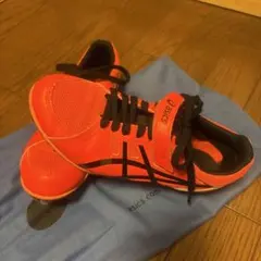 asics スパイクシューズ オレンジ23.5