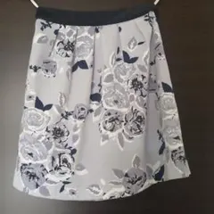 プロポーション　ミニスカート