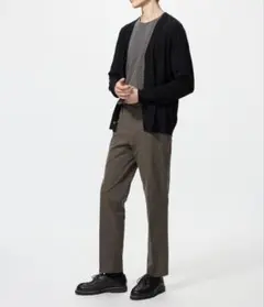 ユニクロ　感動パンツ ポリエステル混紡