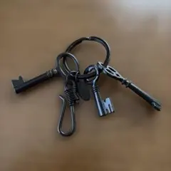 アンティーク　ブラック　キーホルダー　キーリング　鍵　key カラビナ