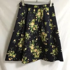 マッキントッシュ フィロソフィー　花柄 スカート ３８ フレア　膝丈　三陽　M