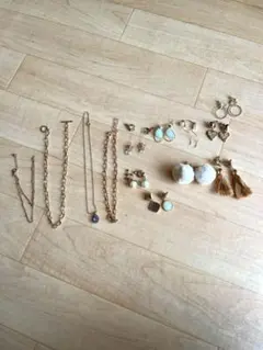 アクセサリーセット（イヤリング・ネックレスブレスレット）