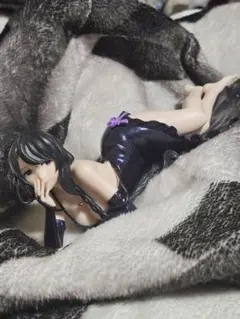 エキドナ 横たわりポーズ 黒ドレス リゼロ
