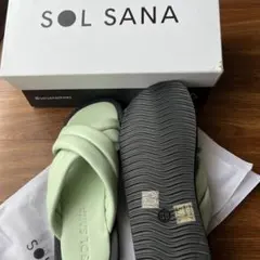 SOL SANA グリーン　フラットサンダル　新品のサムネイル
