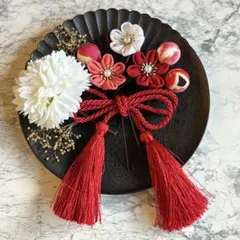 お花とちりめん玉　和玉　髪飾り　七五三　卒業式　成人式　和装　結婚式