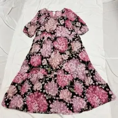 【H&M】水彩風／花柄（あじさい）／半袖／Vネック／ロングワンピース／M／黒のサムネイル