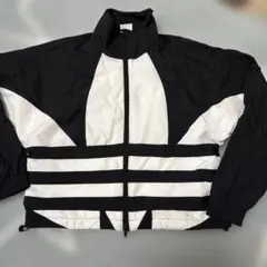 アディダス　ナイロンジャケット　ショート丈