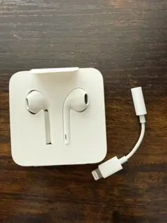 有線イヤホン　with Lightning Connector