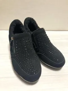 美品ALPHA CUBIC ファー付きスタッズデザインスニーカー黒23.5㎝