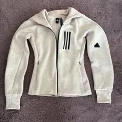 adidas フード付きパーカー Sサイズ