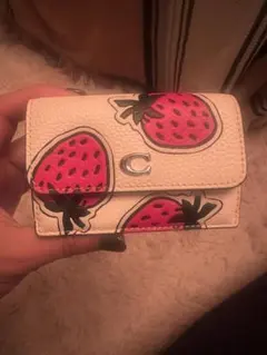coachミニ財布イチゴEssential MiniTrifold Wallet