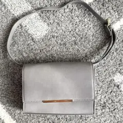 グレー ショルダーバッグ