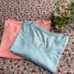 NIKE VネックTシャツ　2枚セット