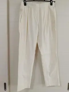 Bou Jeloud ホワイトテーパードパンツ40サイズのサムネイル