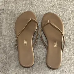 TKEES ビーチサンダル トングサンダル ベージュのサムネイル