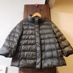 ユニクロ　ウルトラライト ダウンジャケット ショート丈 7分袖　カーキ　Sサイズ