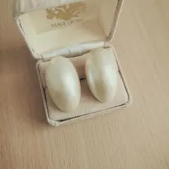 Item thumbnail for item ab7e2caf-74e2-4260-9f4a-cbca46025c43