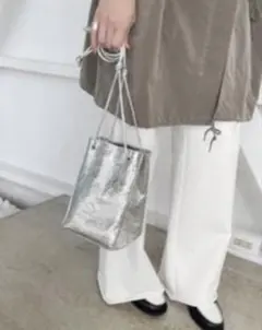 ESLOW メタリックショルダーバッグ　シルバー