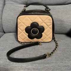MARY QUANT デイジークラシカル ミニボストン 2WAY 花モチーフ - メルカリ
