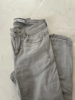 良品　ザラ デニム ジーンズ スキニー タイト 脚長効果 美ライン 細見え
