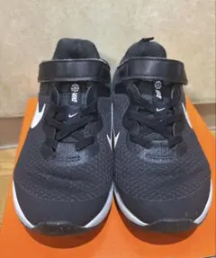 NIKE スニーカー レボリューション 19