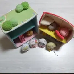 すみっコぐらしハウス　てのりぬいぐる着せ替えセット。