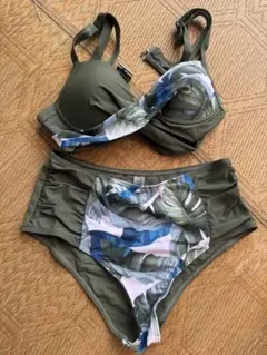 SHEIN ボタニカル柄 セパレート水着 ビキニ カーキ Sサイズのサムネイル