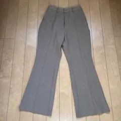 GUベージュ フレアパンツ ゴムウエスト
