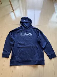 ⭐︎Under Armour ネイビー フード付きパーカーのサムネイル