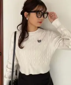 NICECLAUP ワンポイント刺しゅうケーブルニット レディース