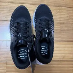NIKE ウィメンズ ラン DEFY HM9593-002