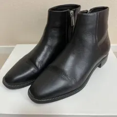 オデットエオディール　サイドジップ　スタッズ レザー　ショートブーツ ブラックのサムネイル