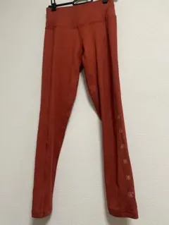 Reebok キレイフィットシリーズ　レディースレッド レギンス