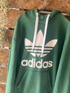 美品　アディダス　パーカー　M トレーナーadidas