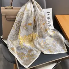 ラスト1点　シルク100% 大判スカーフ　ストール　68×68cm前後