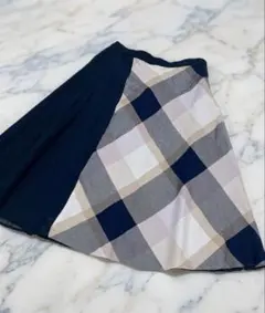 【美品】BLUE LABEL CRESTBRIDGE スカート 38のサムネイル
