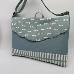 絵本バッグ 図書袋 通園通学バッグ♡北欧調のリボン柄♡四角柄♡くすみブルー