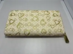 新品未使用同等coachコーチ　ハート柄 長財布