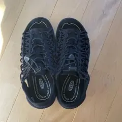『美品』KEEN UNEEK サンダル ブラック24.5cmのサムネイル