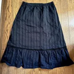 ブラックのスカート