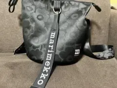 728d.n様専用__marimekko ブラックショルダーバッグ