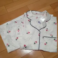 GU　サテンパジャマ　上下セット　イチゴ