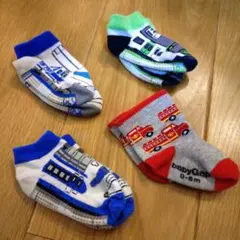 ★乗り物(新幹線、消防車)ベビー靴下★ 6〜18ヶ月 4足セット