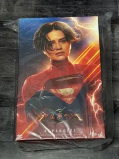 【新品未使用】ホットトイズ スーパーガール ザ・フラッシュ』の「スーパーガール」を1/6スケールでホット