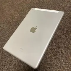 Apple iPad (第8世代) シルバー　32GB