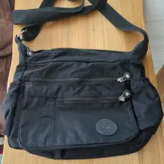 ブラック ショルダーバッグ