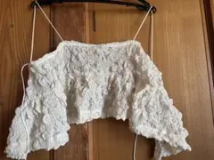 AEWENMATOPH ホワイトフリルオフショルダービスチェ