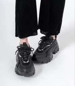 SLY 即完売AGING CREATIVE SOLE SNEAKER L 24 - メルカリ