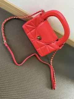 新品　キルティングショルダーバッグ　チェーン